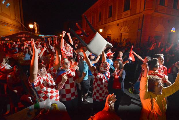 Bjelovar: NavijaÄko slavlje nakon ulaska Hrvatske u Äetvrtfinale Svjetskog prvenstva u Rusiji