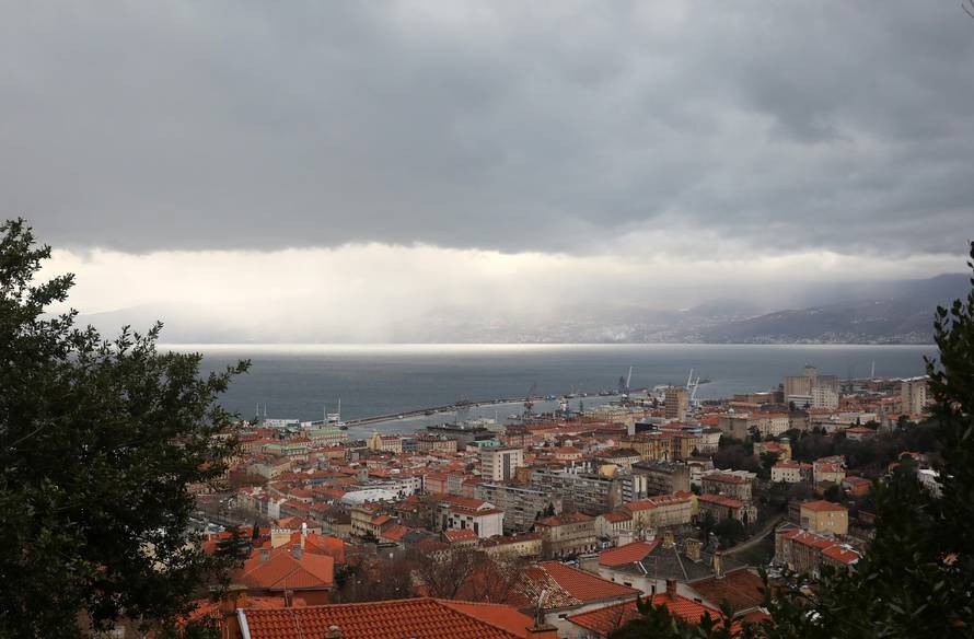 Rijeka: Tamni oblaci nad Kvarnerom