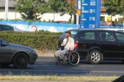 "Prosjaku sam prodao Mercedes za gotovinu"