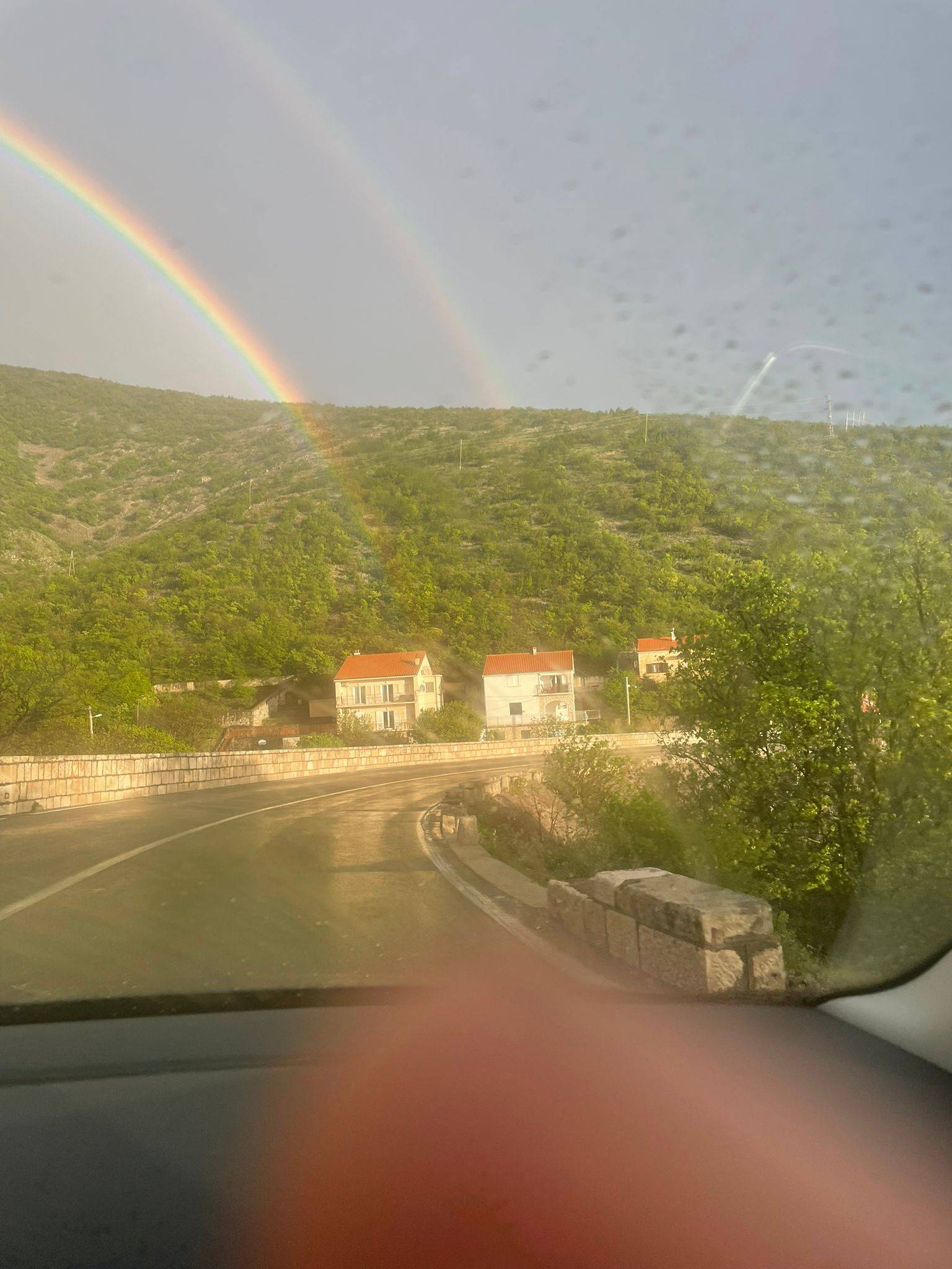 VIDEO Prekrasni prizori iznad Hrvatske. Dupla duga pojavila se na nebu od Zagreba do mora