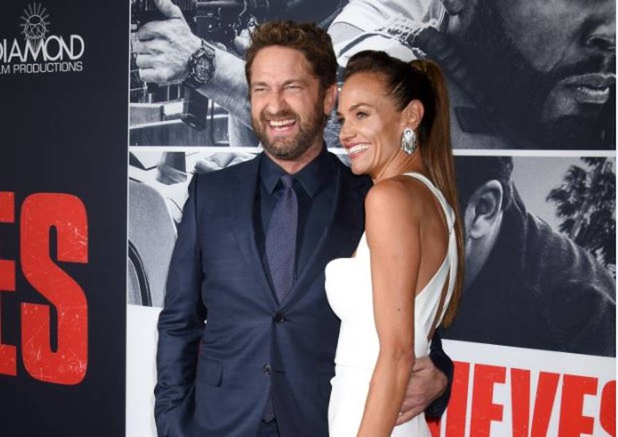 Vječni neženja Gerard Butler prvi put useljava s djevojkom?