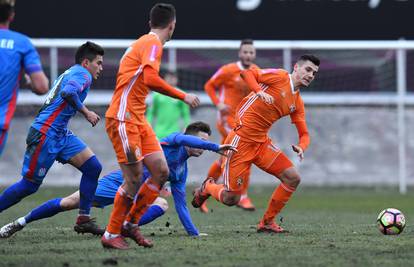 'Fenjeraši' su uzeli bod lideru u blatu stadiona u Kranjčevićevoj