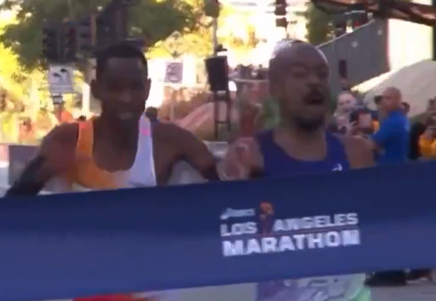 VIDEO Pogledajte najbizarniju završnicu u povijesti maratona! Organizatori sabotirali trkača