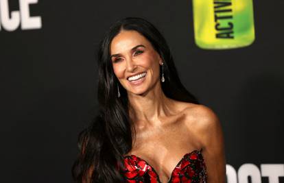 Demi Moore na crvenom tepihu oduzimala dah: Nosila je haljinu koja košta oko 20.000 eura