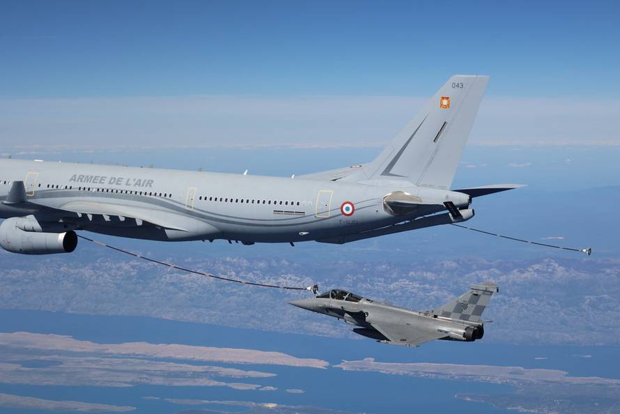 Piloti naših Rafalea prvi put u letu točili gorivo iznad Hrvatske