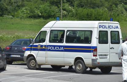 Policija uhitila pet krijumčara ljudi: 'Preko granice s BiH su prevezli devetero Kineza'