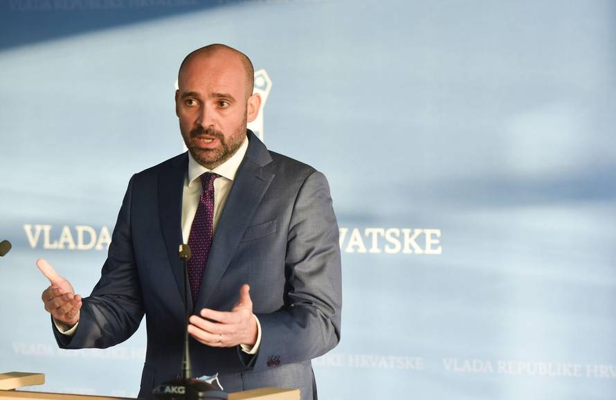 Zagreb: Ministar Ivan Paladina obratio se medijima nakon svog prvog sudjelovanja na sjednici Vlade