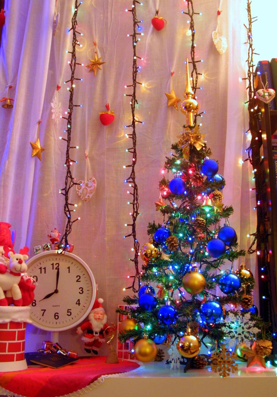 Šaljite fotografije božićnih jelki i osvojite vrijednu nagradu...