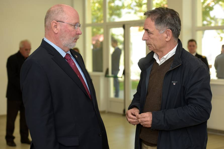 Robert Kohorst i Milorad pupovac otvorili u Srbu Spomen dom boraca NOB-a