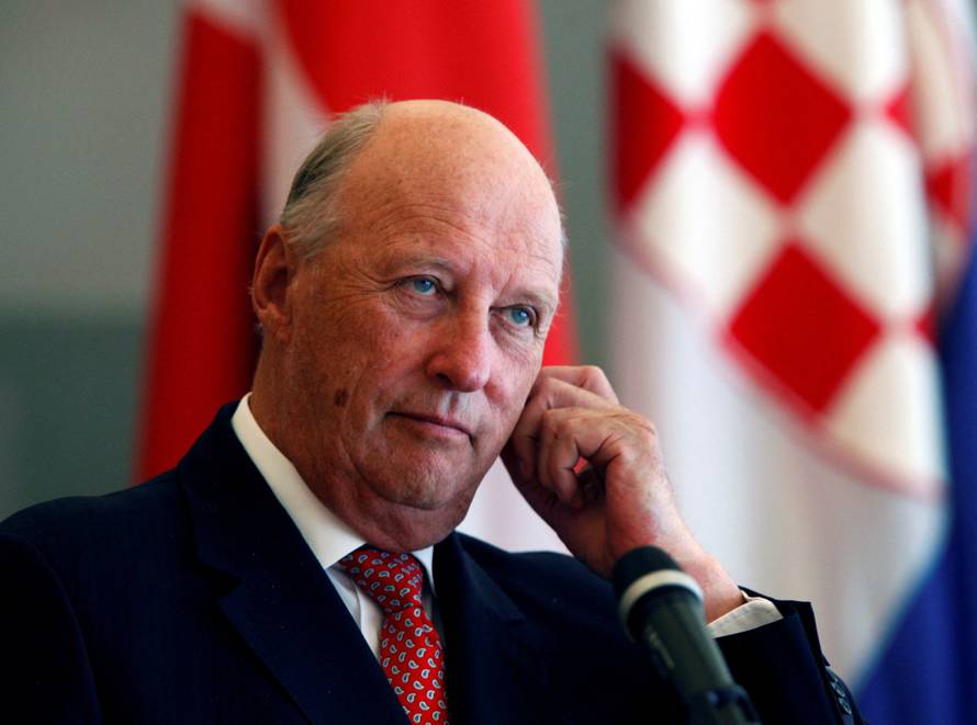 FILE PHOTO: Norway's King Harald V attends a joint statement presentation with Croatia's President Ivo Josipovic during their meeting in Zagreb