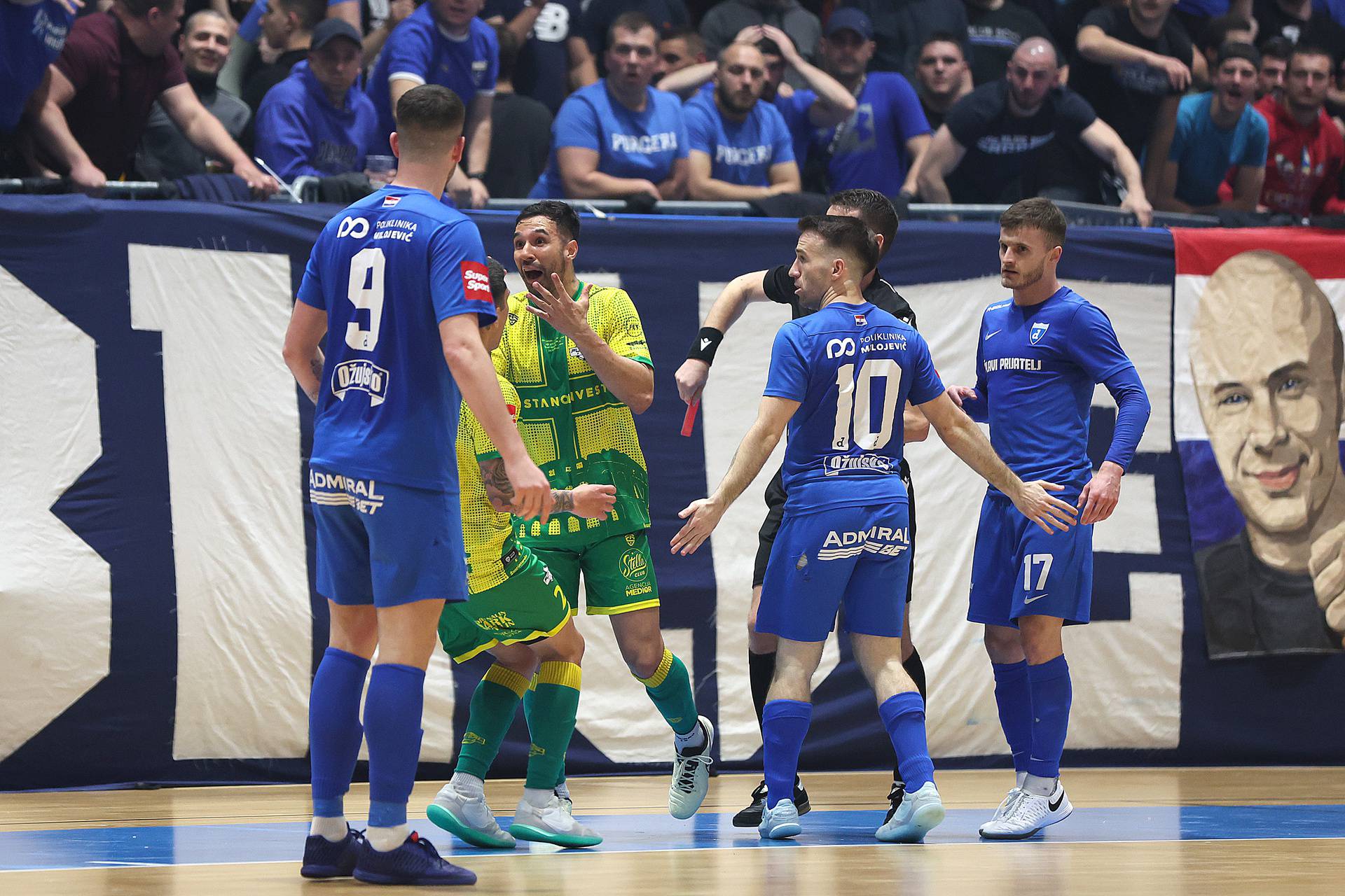 Zagreb: 3. utakmica polufinala HMNL: Futsal Dinamo - Futsal Pula