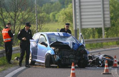 U sudaru s autom poginuo 36-godišnji vozač motora