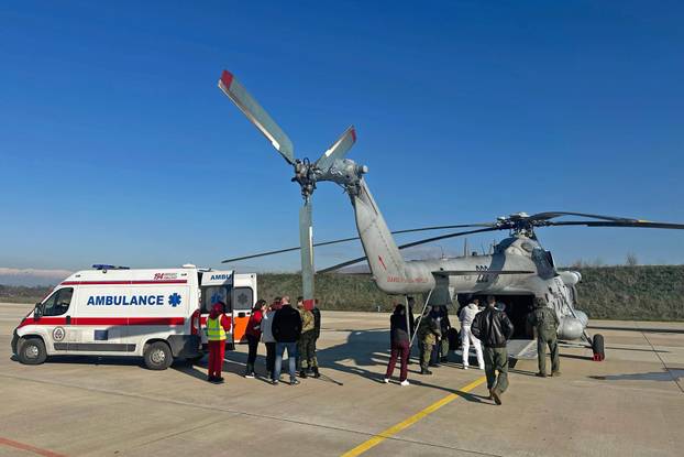Helikopterom HRZ-a u Hrvatsku stigle tri ozlijeđene osobe stradale u požaru u Sjevernoj Makedoniji