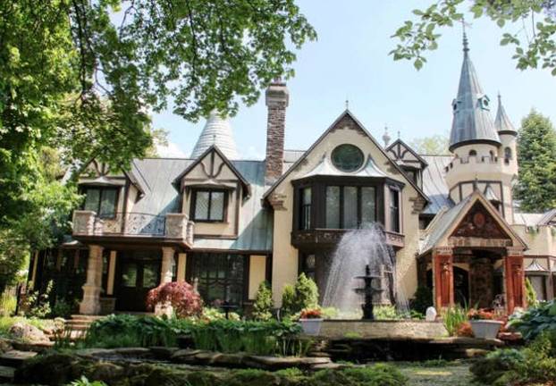 FOTO Dvorci diljem svijeta na prodaju! Neki imaju 200 soba, tamnice, jezera, šume i potoke