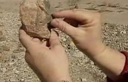 Žena pronašla kamen u obliku Isusa i Washingtona