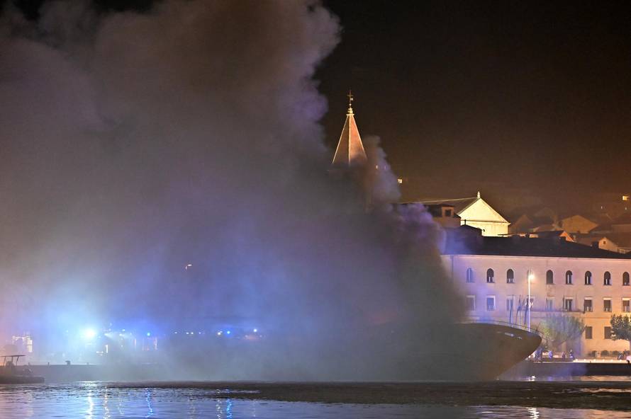 Makarska: Jahta Acceptus tijekom gašenja okrenula se na bok
