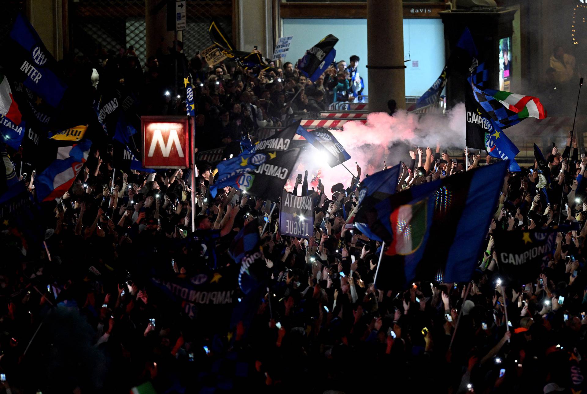 Serie A - Inter Milan celebrate winning Serie A