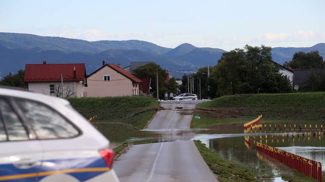 Zagreb: Povlači se voda iz oteretnog kanala Sava - Odra