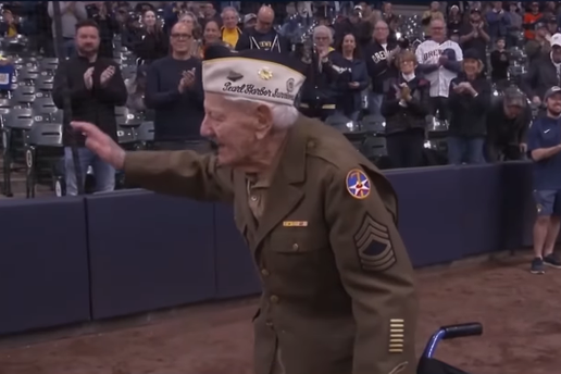 105 mu je godina, a još hoda svaki dan! Ed Miklavčić je preživio pakao Pearl Harbor