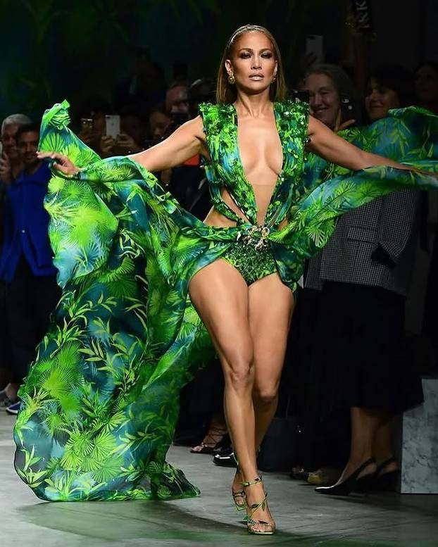 FOTO  Disciplina, snaga i ples - tajna top izgleda Jennifer Lopez