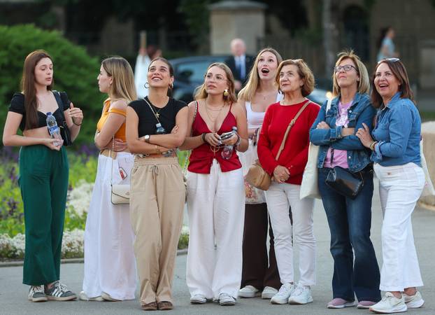 Zagreb: Dolazak uzvanika na svečani koncert u HNK