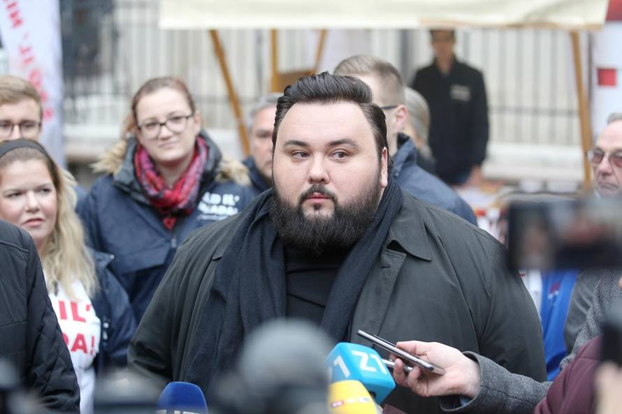 Jacques podržao Škoru, a za sate pjevanja javila se Kolinda