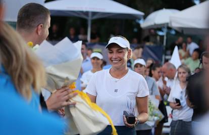 Hingis i s 45 godina oduševila u meču protiv Vekić, a Donnu su po Osijeku vozili u Neveri