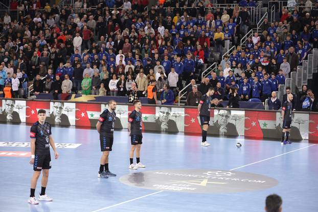 Prije po&ccaron;etka utakmice izme&dstrok;u PPD Zagreba i PSG-a odr&zcaron;ana je minuta &scaron;utnje