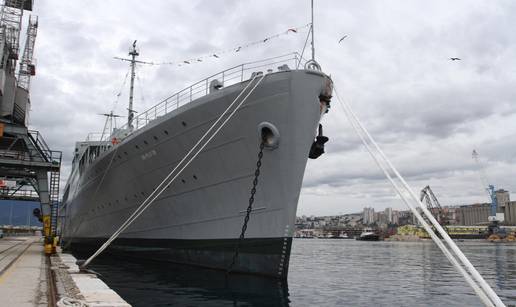 FOTO Pogledajte ogromnu rupu: Turski brod udario Titov Galeb!