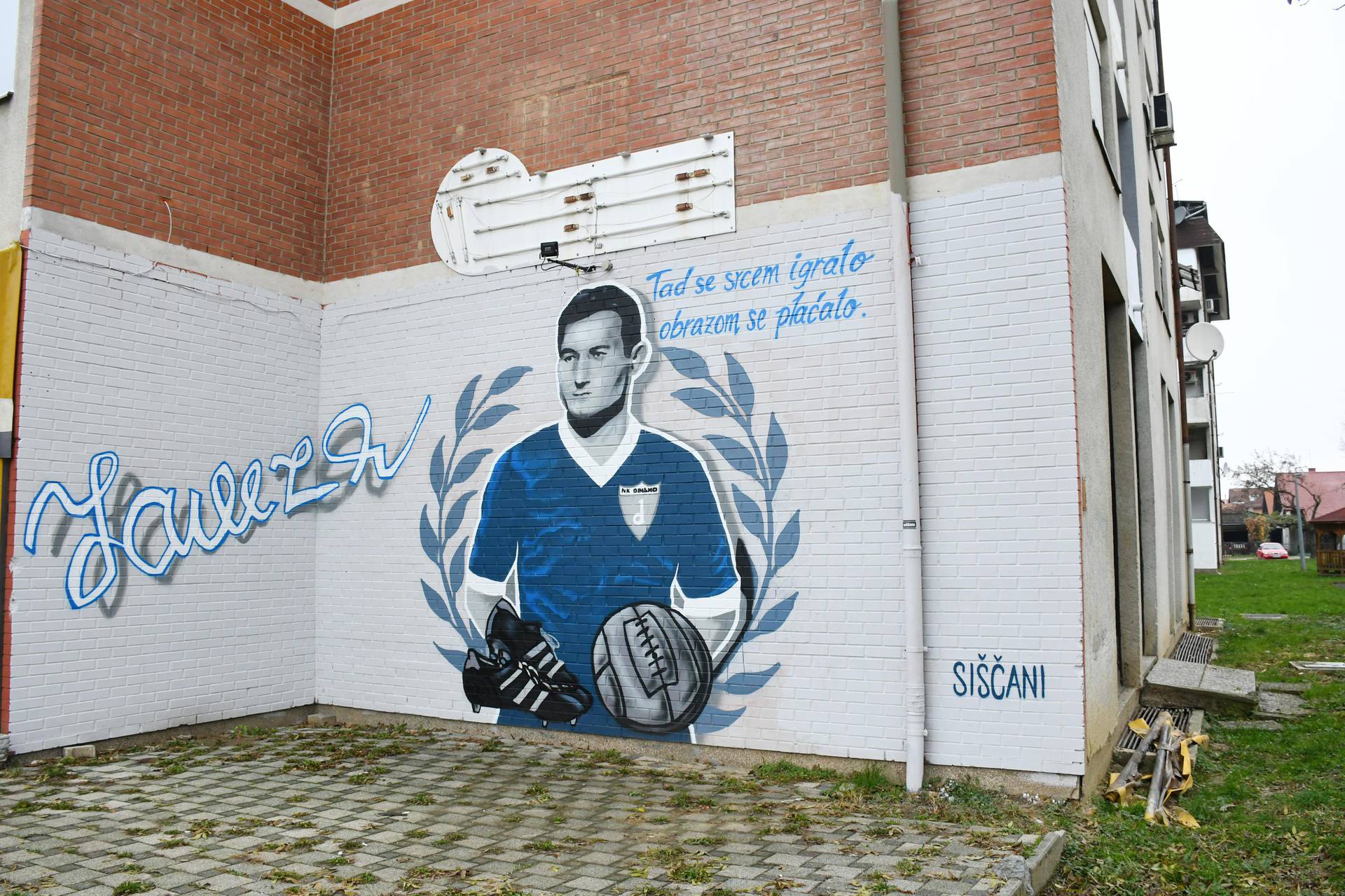 Sisak: Bad Blue Boys oslikali mural posvećen Stjepanu Lamzi