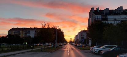 FOTO: Spektakularno jesensko svitanje na istoku Zagreba