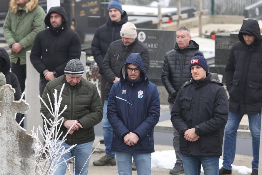 Nuštar: Posljednji ispraćaj  Mladena Bartolovića