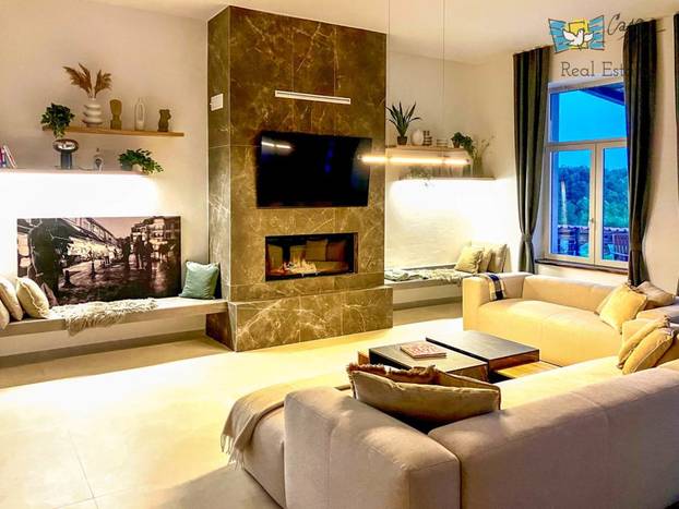 FOTO Počeli graditi grčki hram pa se predomislili? Neobična vila kod Poreča osvaja izgledom