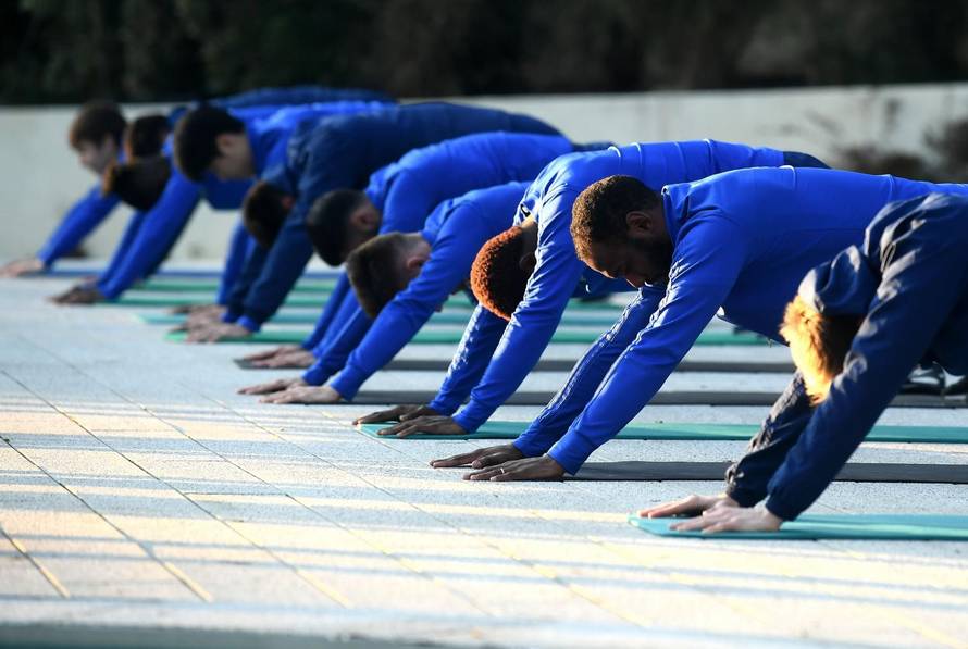 Dinamo ima novca, igrači nisu bezosjećajni, pa gdje je zapelo?