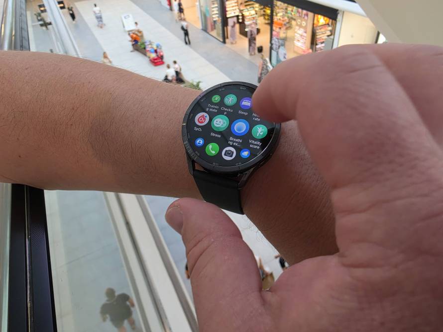Testirali smo Xiaomi Watch S5: Odlično izgleda, a baterija traje