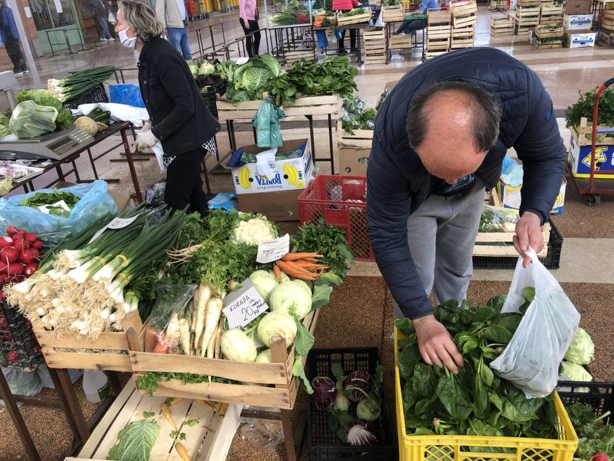 Prodavačima stigli računi: 'Ej, platite prostor koji ne koristite'