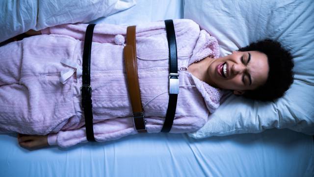Paraliza sna je jako neugodna, ali nije opasna jer ne šteti tijelu - evo kako se nositi s tim