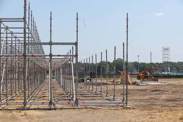 Zagreb: Radovi na izgradnji pozornice za koncert Marka Perkovića Thompsona