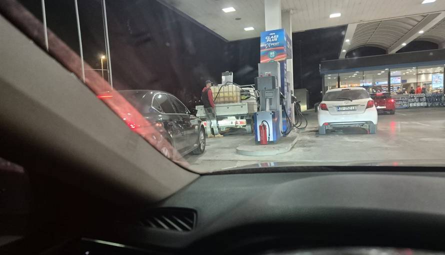 'U Virovitici natočio više od 400 litara dizela i pitao na blagajni kako to da više nema goriva!?'