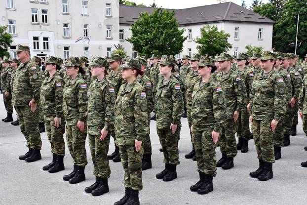 FOTO Kad u vojsku pođem... U Požegi prisegnulo 150 ročnika