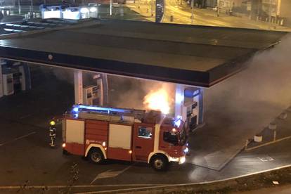 Planuo je auto na benzinskoj u Zagrebu: 'Svi su se razbježali'