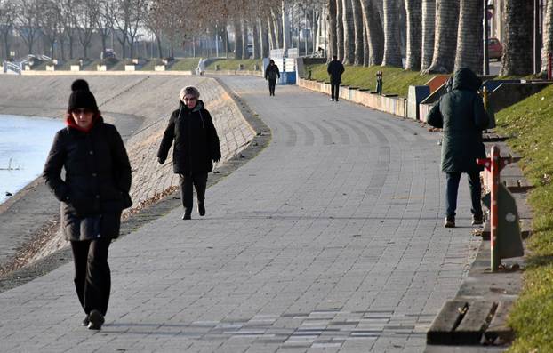 Pravi zimski dan u središtu Slavonskog Broda
