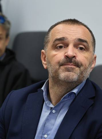 Zagreb: Početak sudjenja u aferi Po babi i stričevima