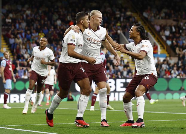 Premier League - Burnley v Manchester City