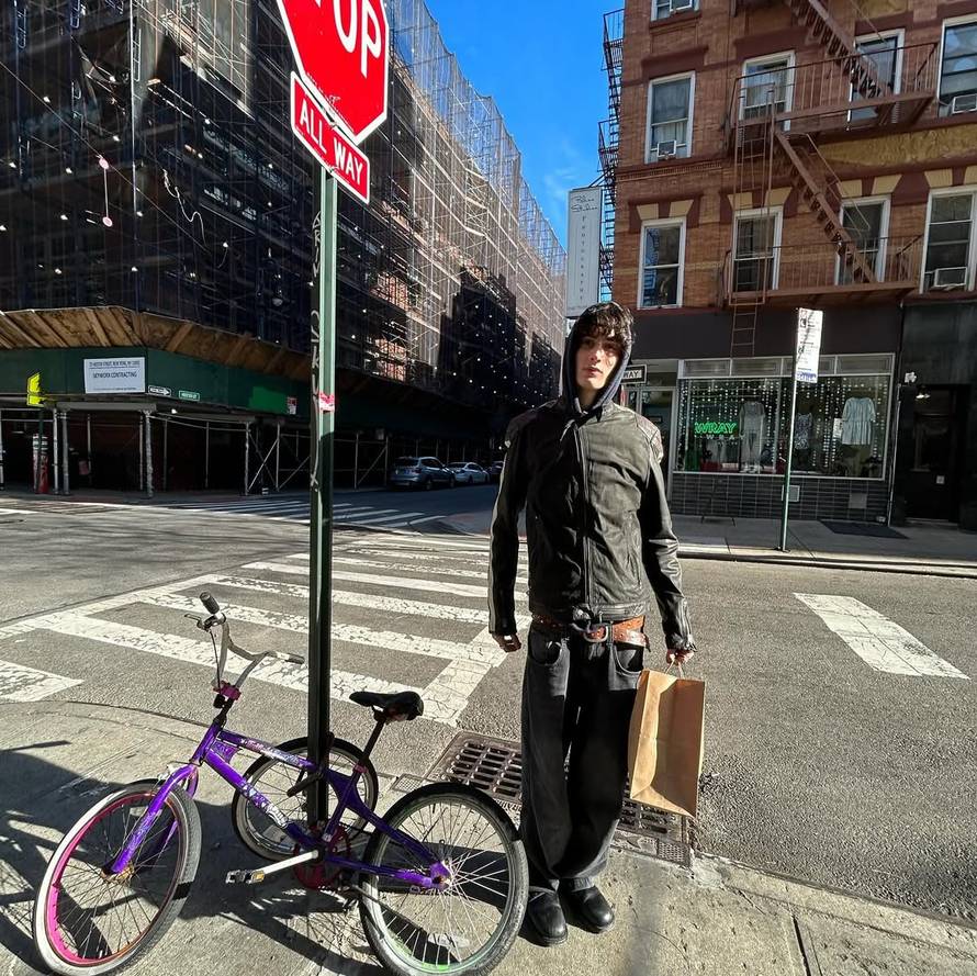 Pjesme su mu viralni hitovi na TikToku, u školi ga maltretirali zbog glazbe: Evo tko je Sombr