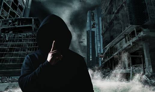 FOTO Tvrdi da je vremenski putnik iz budu&cacute;nosti: 'Ne&scaron;to je &zcaron;ivo ispod nas. Bi&cacute;e se budi...'