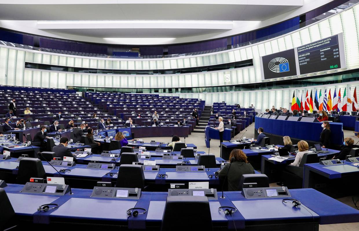 EP traži obveznu edukaciju zastupnika protiv seksualnog uznemiravanja