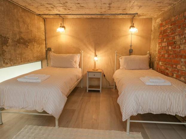 FOTO Od vojarne do top destinacije: Pogledajte kako je ratni bunker postao dom za odmor