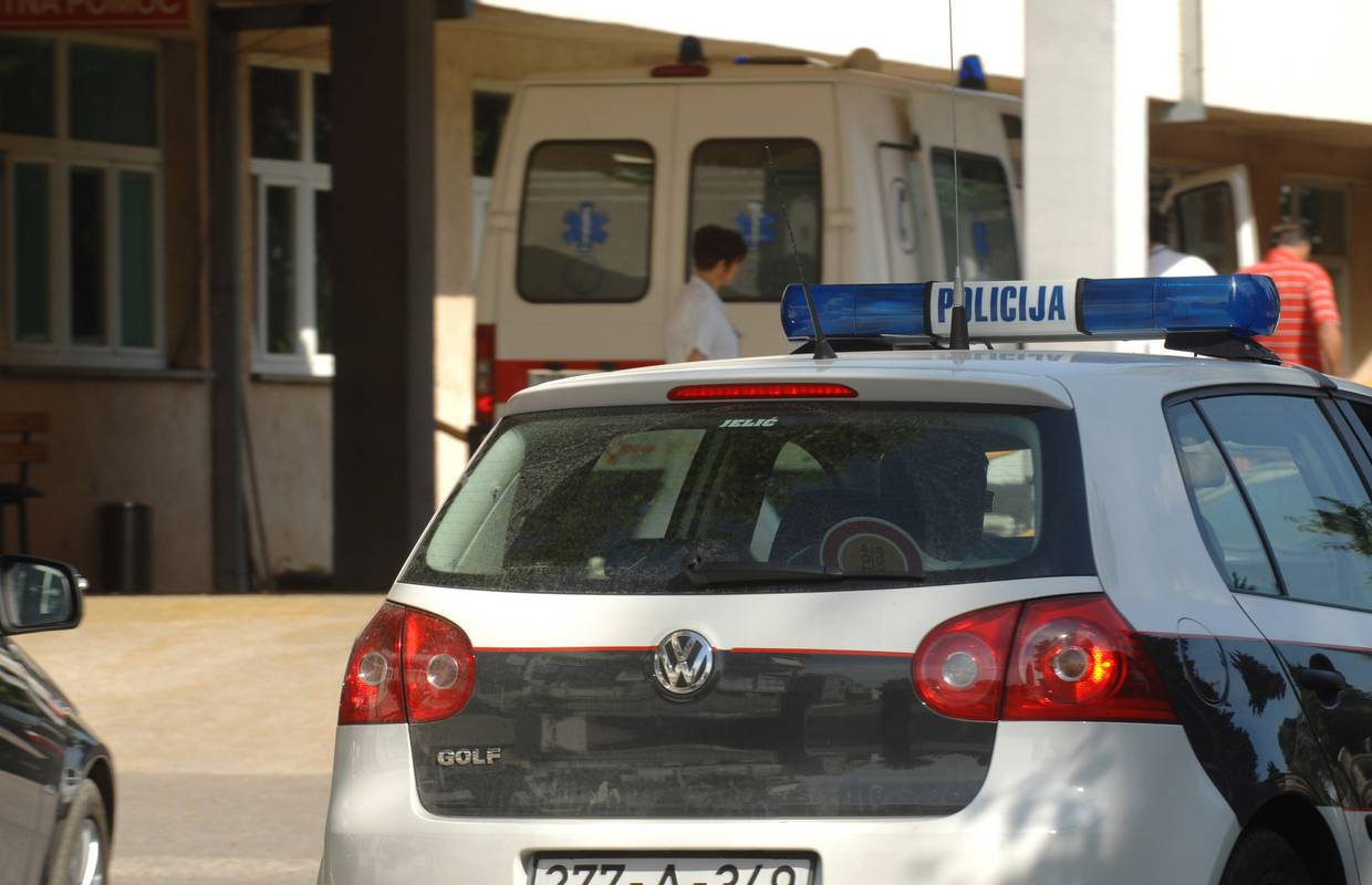 Žena iz Sinja pala kroz prozor u Mostaru, u teškom je stanju.  Priveli su  jednog muškarca