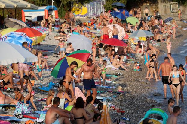 Rijeka: Gužva na plaži Kantrida